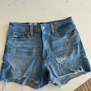 NWT - LEVI’s High Rise Denim Shorts